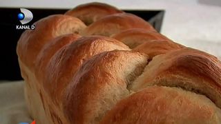 Un fost fotbalist din Vrancea face cea mai buna paine din oras: "M-am apucat de framantat, mi-a iesit din prima si de atunci am inceput sa fac paine"