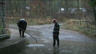 Ceata, vantul turbat si ninsoarea au paralizat sudul tarii! Zboruri anulate, copaci doborati si salvamontisti izolati