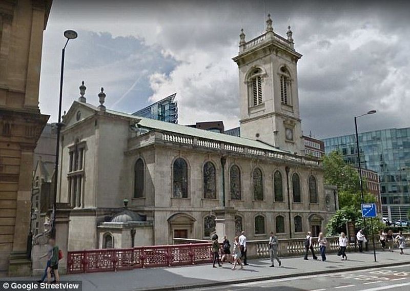 Biserica Sf Andrews din Londra (foto: Daily Mail/google streetview)