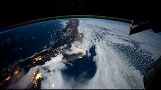 Elevii unui colegiu din Piatra Neamt au intrat in legatura directa radio cu un astronaut american pe de Statia Spatiala Internationala