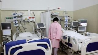 Ancheta la Iasi! Un barbat a ajuns la spital cu lovituri de topor la cap