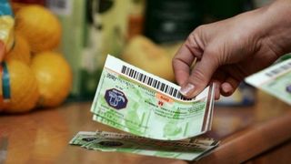 Lucrezi la o firma mica sau mijlocie si primeai tichete de masa? E posibil sa iti iei ADIO de la ele! Ce se intampla de la 1 ianuarie dupa noile modificari ale Guvernului