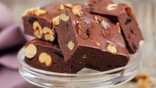 A furat 400 ciocolate ca sa se drogheze