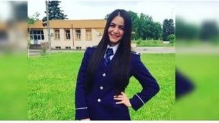 Hot prins de o politista de 22 de ani in timpul liber. &bdquo;Ma tot impingea cand a venit domnisoara, l-a pus jos imediat&ldquo;