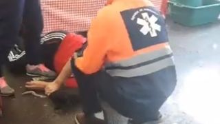 Caz socant in Bucuresti! Un barbat a murit in mainile medicilor chiar in Piata Obor