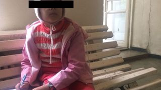 Petronela are doar 10 ani si are cancer cu metastaze. Parintii insa nici nu vor sa auda de tratament