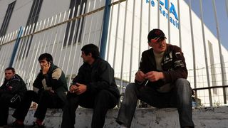 Mii de angajati de la Dacia, la mitingul de protest fata de transferarea contributiilor sociale de la angajator la angajat