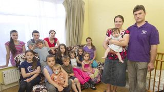 Electricianul roman caruia statul britanic ii ofera mai mult decat unui doctor sau un parlamentar. Numeroasa familie ar vrea insa mai multi bani