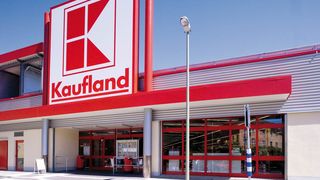 Kaufland Romania anunta ca suporta transferul contributiilor sociale. Salariul net creste in medie cu 1,5% de la 1 ianuarie