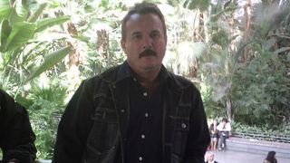 Politicianul care a spus ca pensionarii sunt pomanagii si ca merita sa moara a strans o avere uriasa! Leonida Belgher are trei terenuri, o casa, un spatiu comercial si trei masini, dar sustine ca are un venit anual de doar 1.500 de lei!