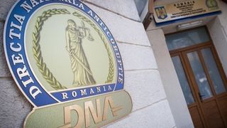 Secretarul de stat din Ministerul Transporturilor retinut pentru santaj, plasat sub control judiciar cu interdictia de a parasi tara