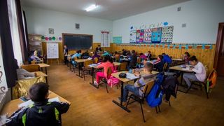 O noua propunere legislativa poate schimba din temelii invatamantul din Romania - Urmeaza sa avem 15 ani de scoala obligatorie