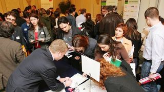 Iti cauti un job? Primaria Bucuresti organizeaza targul care pune la dispozitie 2000 de locuri de munca