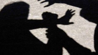 O cunoscuta actrita a fost batuta pe strada: "M-am prefacut moarta pentru a opri loviturile"