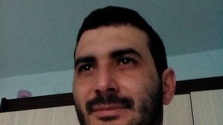 Mesaj cutremurator al preotului sinucigas din satul Grindeni: "Apreciaza o persoana atunci cand ea exista in viata ta si cand lupta sa-ti arate cat te iubeste. La un moment dat, va obosi si va pleca!"  Aflat in pragul divortului, Ionel Neagu s-a spanzurat