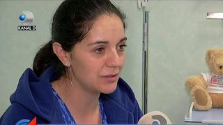 Ce spune asistenta suprinsa in timp ce ii citea o poveste unei fetite aflate pe patul de spital. Fotografia cu ea a fost virala