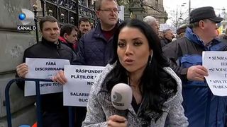 Angajatii APIA au iesit in strada! Nemultumiti ca de la anul le vor fi micsorate salariile, oamenii protesteaza in fata Ministerului Agriculturii