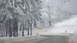 Locul din Romania unde stratul de zapada atinge 20 de centimetri. Traficul a fost ingreunat