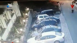 Teroare in Sovata! O femeie a fost fugarita de un urs! Intreaga scena a fost surprinsa de camerele de luat vederi