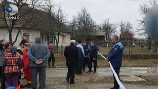 Criminalul feroce, care a comis triplul asasinat, in Satu Mare, umbla liber si nestingherit. Si-a mutilat victimele si a fugit