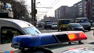 Doua milioane de romani se lupta in fiecare zi cu haosul din traficul bucurestean. Atat soferii cat si pietonii isi fac propriul lor cod rutier