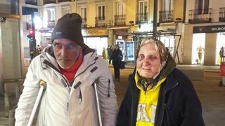 Batrana fara adapost din Romania desfigurata in urma unui atac rasist, la Madrid