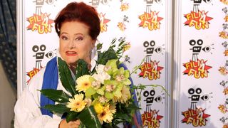 Adevaratul motiv pentru  care Stela Popescu n-a mai fost depusa sambata la Manastirea Cernica, asa cum si-a dorit si a anuntat familia! Ce se intampla chiar acum la lacasul de cult de langa Bucuresti