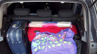 Tigari in valoare de peste 22.500 de lei descoperite in masina unui roman din Judetul Timis