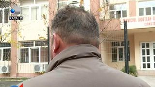 Un gardian de la penitenciarul Poarta Alba a fost batut crunt de detinuti pentru ca a intervenit sa aplaneze o rafuiala
