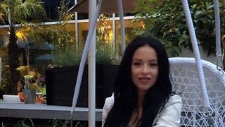 Sexy-deputata Corina Bogaciu e scandalizata: "Imi foloseste in mod abuziv identitatea!"