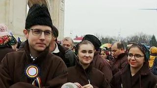 Zeci de romani din toate colturile tarii au venit in Capitala pentru a vedea parada de 1 Decembrie