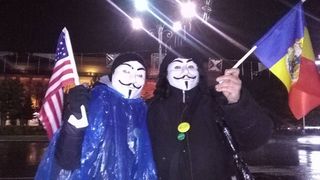 Manifestatie de amploare in Piata Victoriei. Peste 1000 de persoane protesteaza fata de modificarile aduse Legilor Justitiei