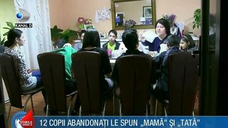 Si-au dorit atat de mult sa fie parinti incat au adoptat 12 copii! Pe toti ii cresc cu aceeasi iubire - Afla povestea minunata acestei familii din Dej