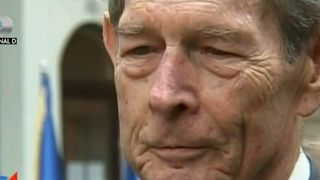 Preotii ortodoxi se roaga la catafalcul regelui Mihai, in Elvetia, alaturi de membrii Familiei Regale!