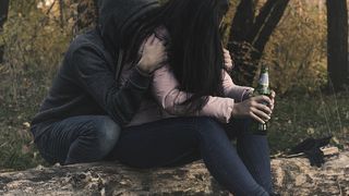 Femeia care si-a abandonat bebelusul in curtea Spitalului Judetean a fost gasita la baut: "Stiam ca va ajunge bine"