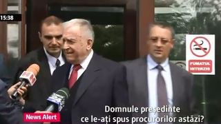 Ion Iliescu, in vara, la iesirea de la Parchet