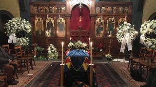 "Aici e Mihai I, un om singur". Sicriul cu trupul neinsufletit al Majestatii Sale Defuncte Regele Mihai I a fost depus luni la Catedrala Ortodoxa Greaca din Lausanne