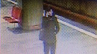 Femeia suspectata de comiterea crimei de la metrou a fost retinuta. Ea s-a recunoscut in imaginile video