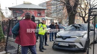 Directoarea unei scoli din Buzau a intrat cu masina intr-un grup de persoana din fata institutiei. A fost activat planul rosu de interventie