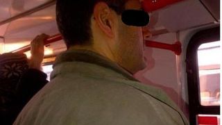 Imaginea cu agresorul din tramvai care a fost distribuita pe net si care a dus la prinderea lui