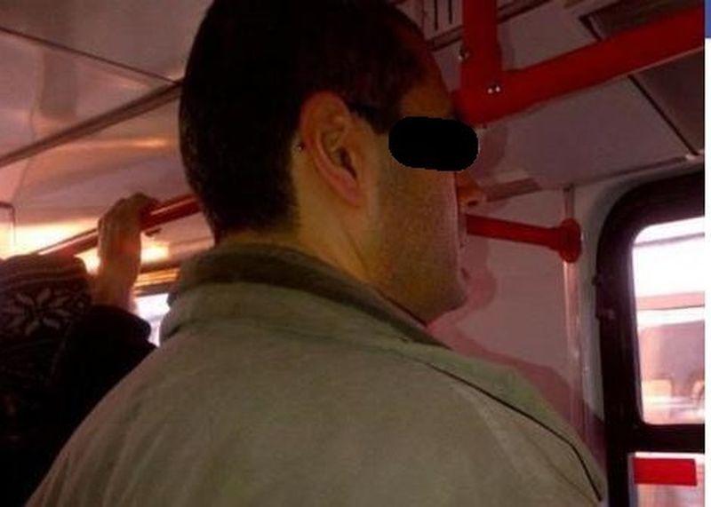 Imaginea cu agresorul din tramvai care a fost distribuita pe net si care a dus la prinderea lui