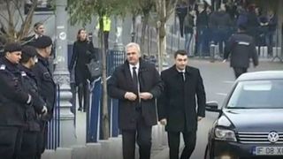 Politicienii romani au venit la Palatul Regal pentru a-i aduce un ultim omagiu Regelui Mihai!