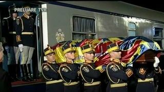 Douazeci de mii de romani au fost alaturi de Rege pe ultimul sau drum! Majestatea Sa a mers pentru ultima oara cu trenul regal!