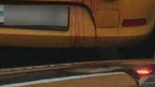 Pregatiri de sezon! Un taximetrist din Bucuresti a fost fotografiat cu porcul in portbagaj!