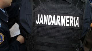 Un bolnav psihic a atacat un barbat si i-a furat telefonul mobil