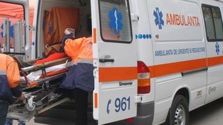 Un elev din Iasi a ajuns la spital, dupa ce a lesinat pe holurile scolii. Adolescentul consumase bauturi alcoolice