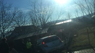 Accident rutier grav in Iasi, in care au fost implicate trei masini. Mai multe persoane au fost ranite