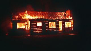 Incendiu devastator la o microferma din Vrancea. Peste 120 de animale au murit!