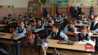 Revoltator! Un copil bolnav de cancer din Botosani a fost umilit la scoala