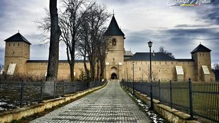 Cea mai inalta si ingusta biserica din Romania. Dragomirna este perla arhitecturala din Tinutul Manastirilor